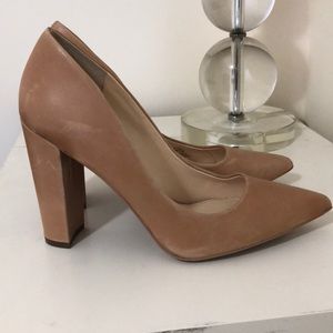 Jessica Simpson block heel pumps (JS-Tolli, Buff)